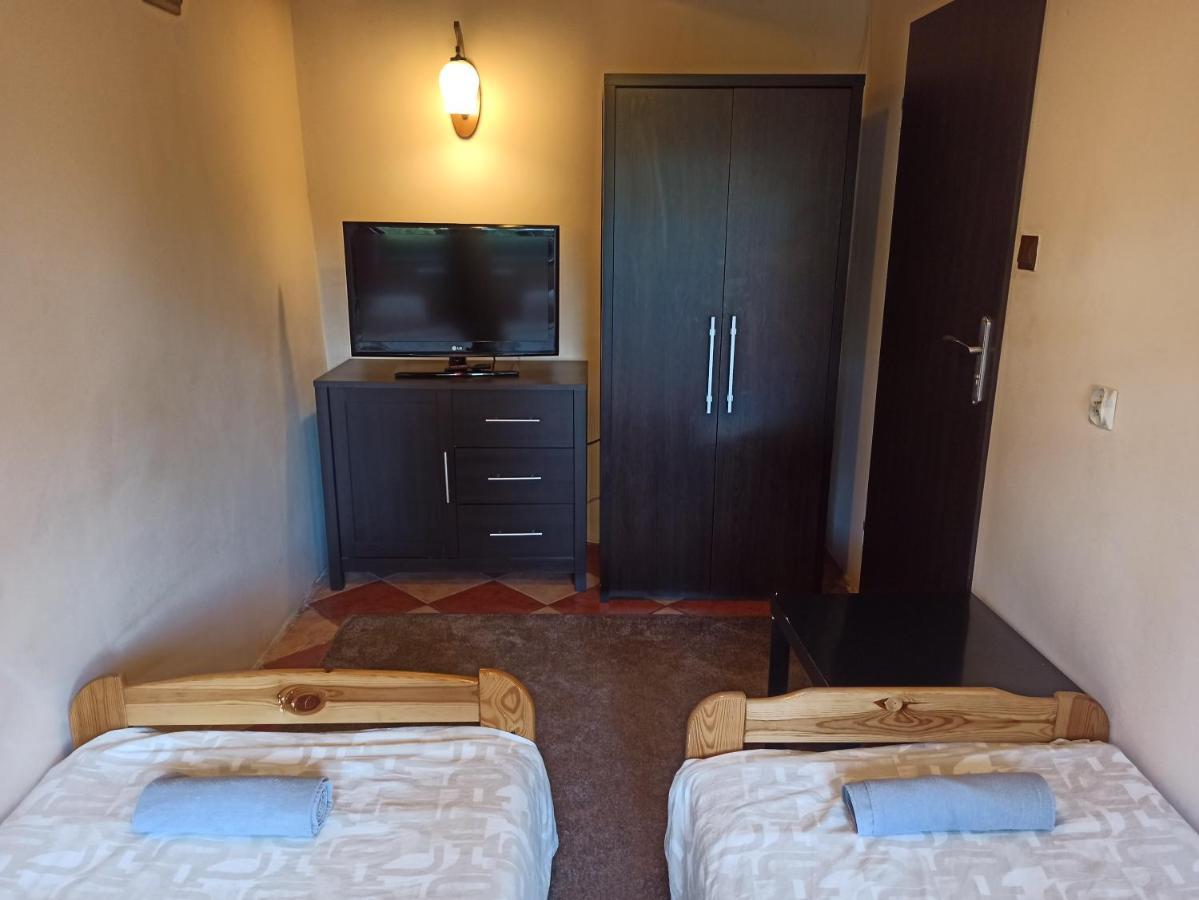 Hostel Komfort Borek Krakow Luaran gambar